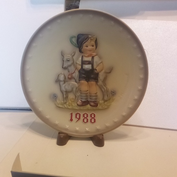 M.J. HUMMEL 1988 - Picture 3 of 4